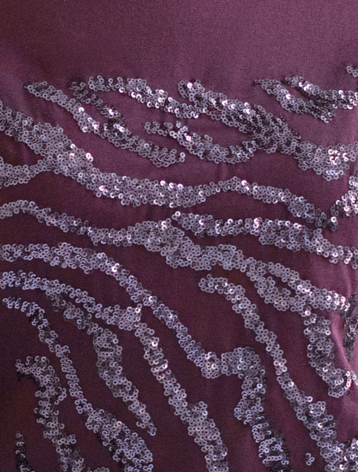 Нарядная футболка с принтом пайетками