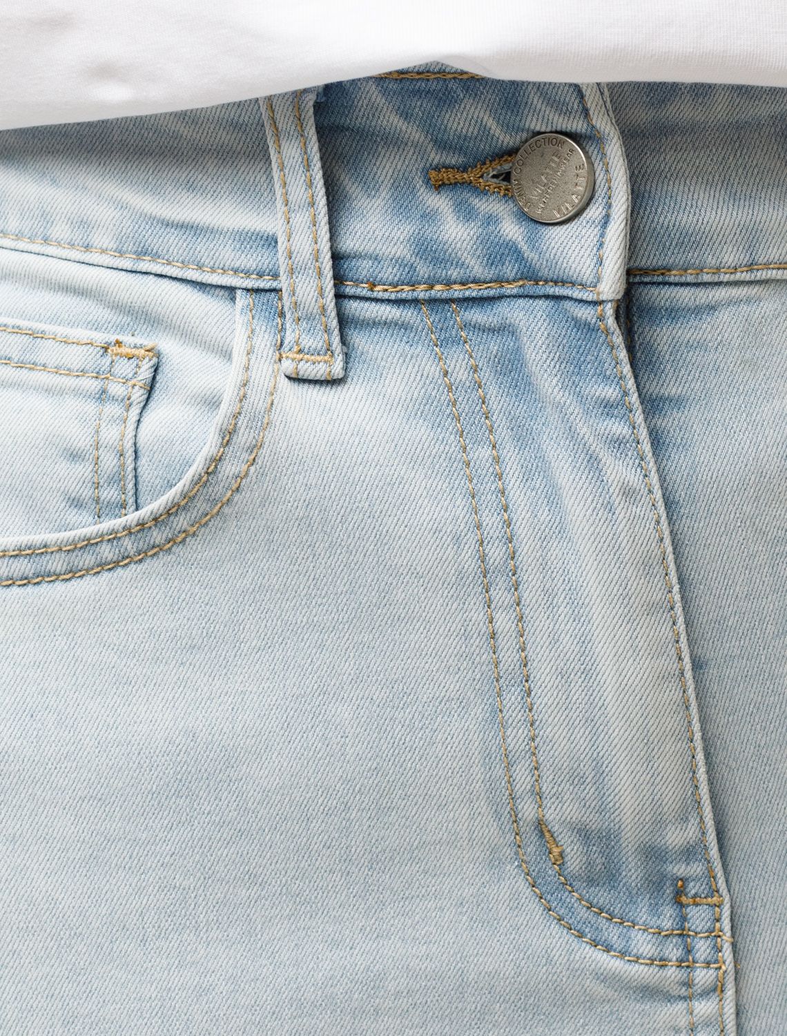 Укороченные джинсы из эластичного денима