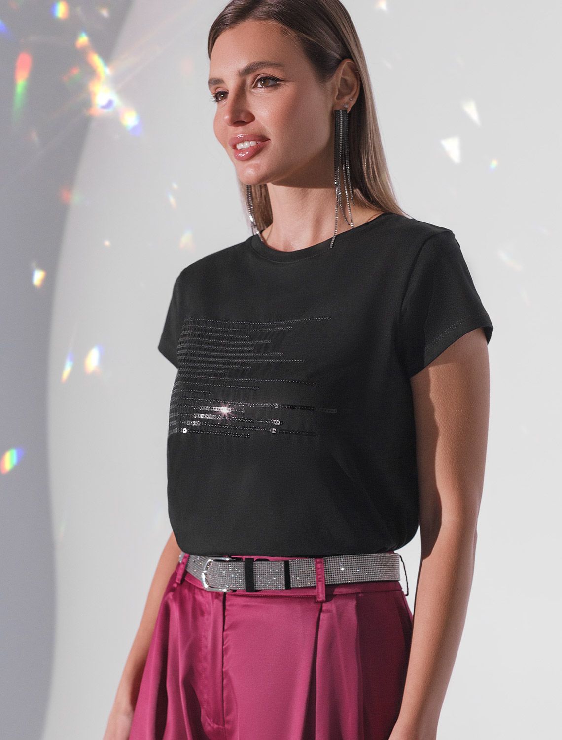 Нарядная футболка с принтом пайетками