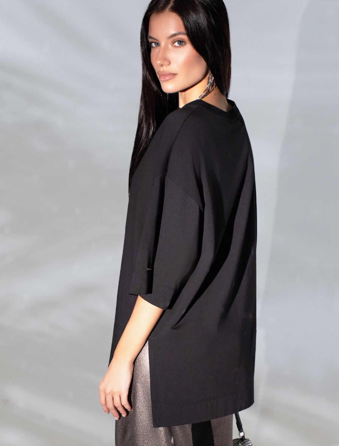 Футболка оверсайз с принтом стразами из премиального хлопка с эластаном