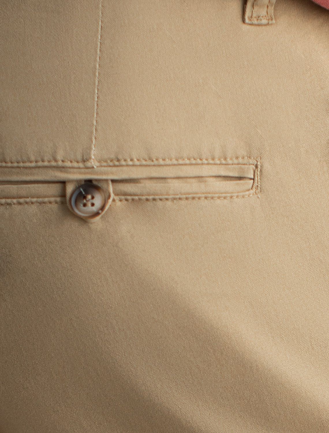 Ст.цена 2690р Брюки-чиносы из эластичного твилла U24.001 темно-бежевый