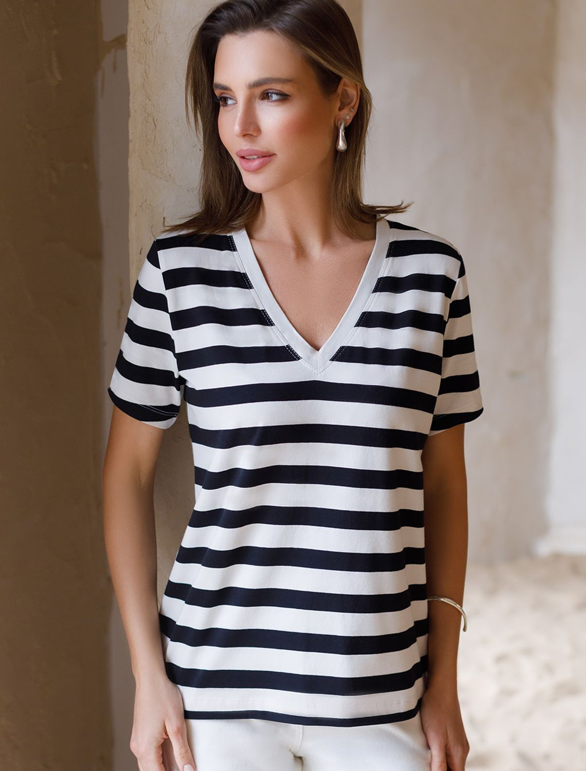 Ст.цена 1390р Футболка из премиального хлопка с эластаном D49.096 белый-черный