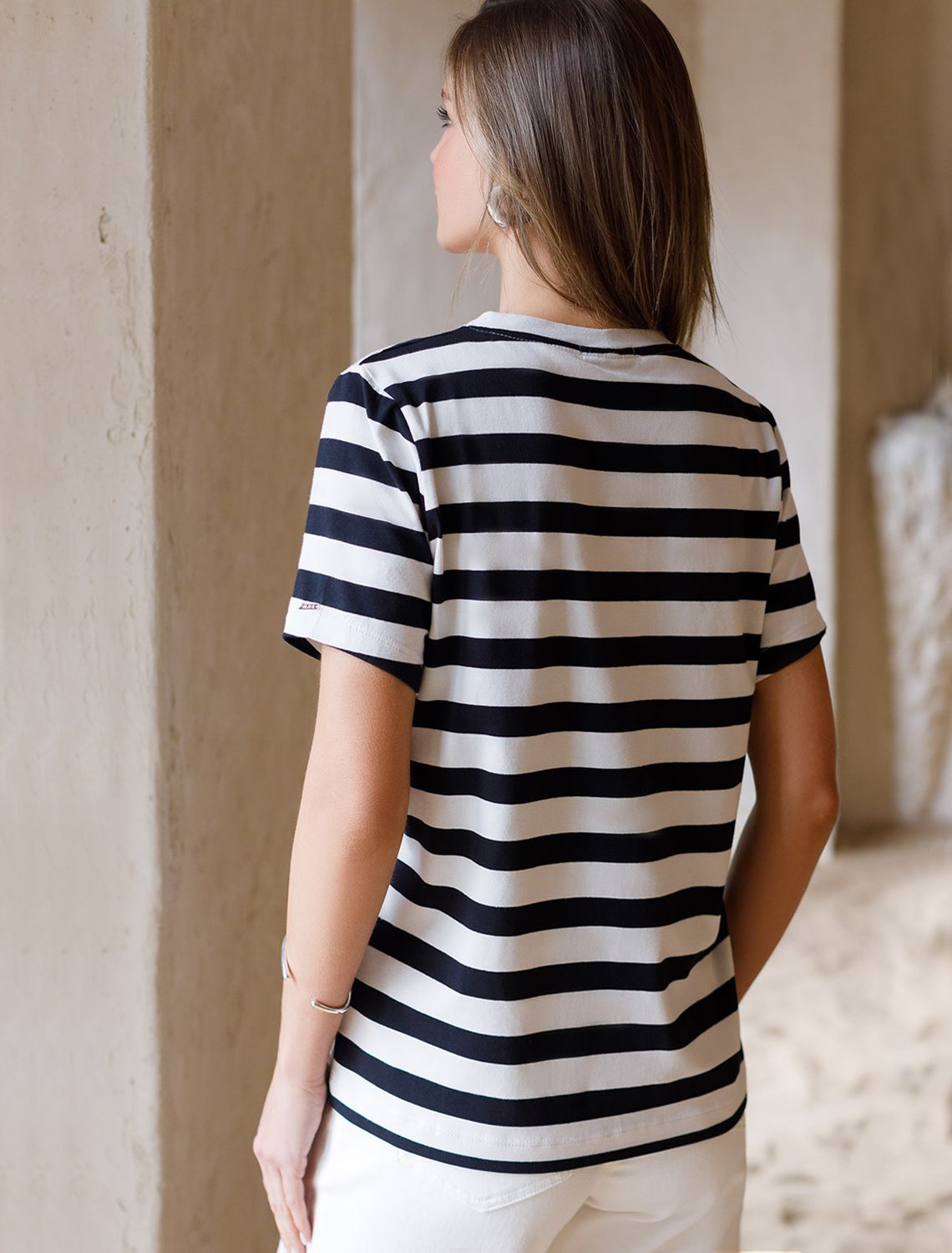 Ст.цена 1390р Футболка из премиального хлопка с эластаном D49.096 белый-черный