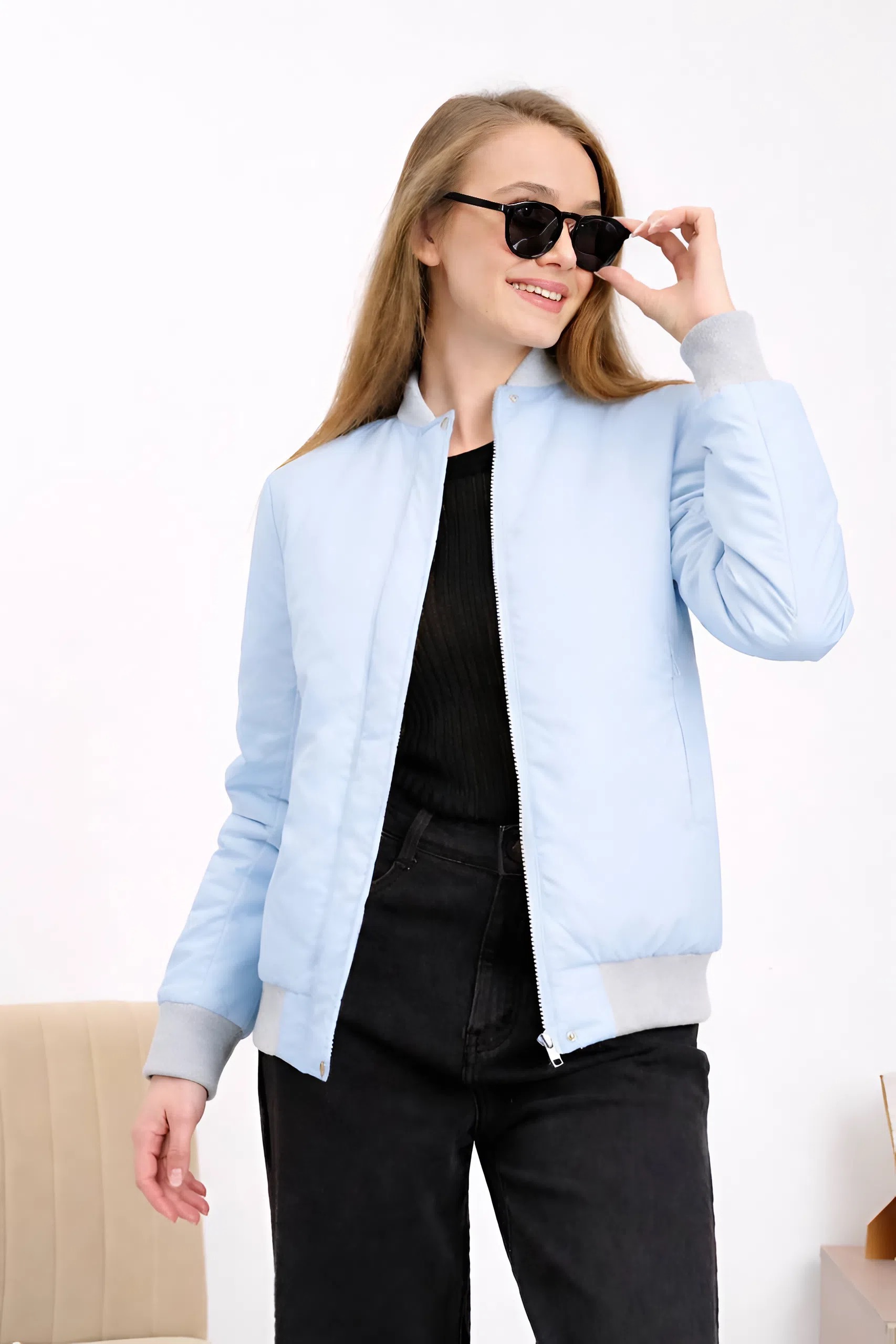 Бомбер женский демисезонный