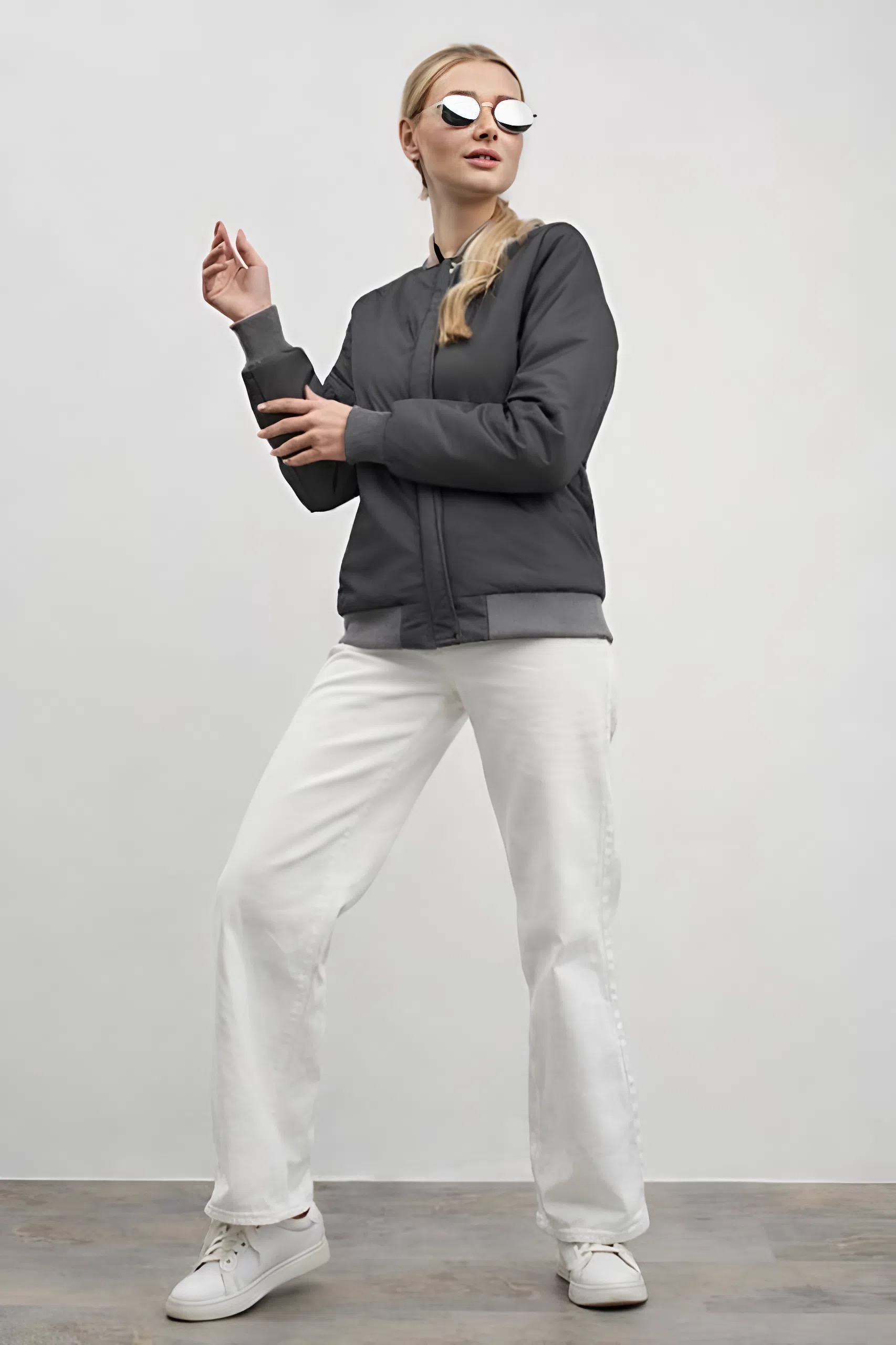 Бомбер женский демисезонный