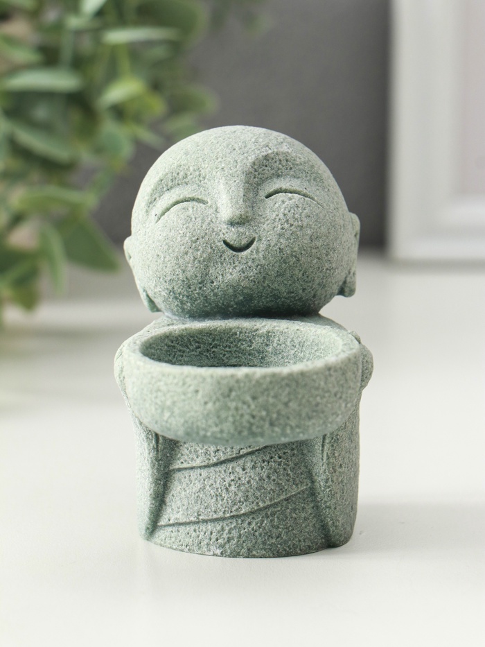 Подсвечник на 1 свечу песчаник «Маленький монах», d=4 см, 6×9×8.5 см