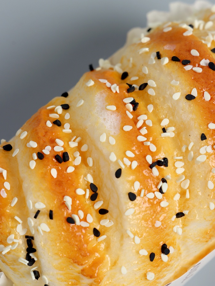 УЦЕНКА Муляж с магнитом «Булочка с кунжутом» 10×6×5 см