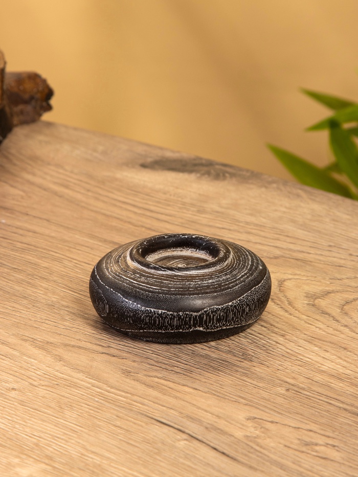 Подсвечник из дерева джати, d=3 см, 10×10×4 см, тёмно-коричневый