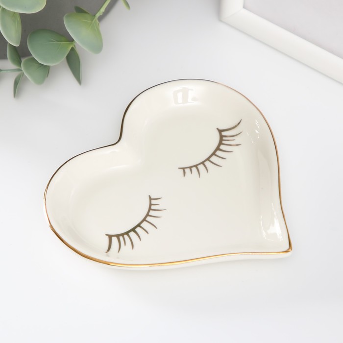 Подставка для мелочей, украшений «Сердце с ресничками», керамика, 11×11.5×1.4 см