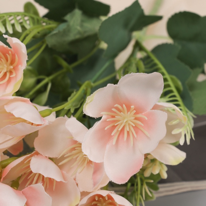 Букет искусственный «Морозник элит с зеленью», h=29 см, МИКС