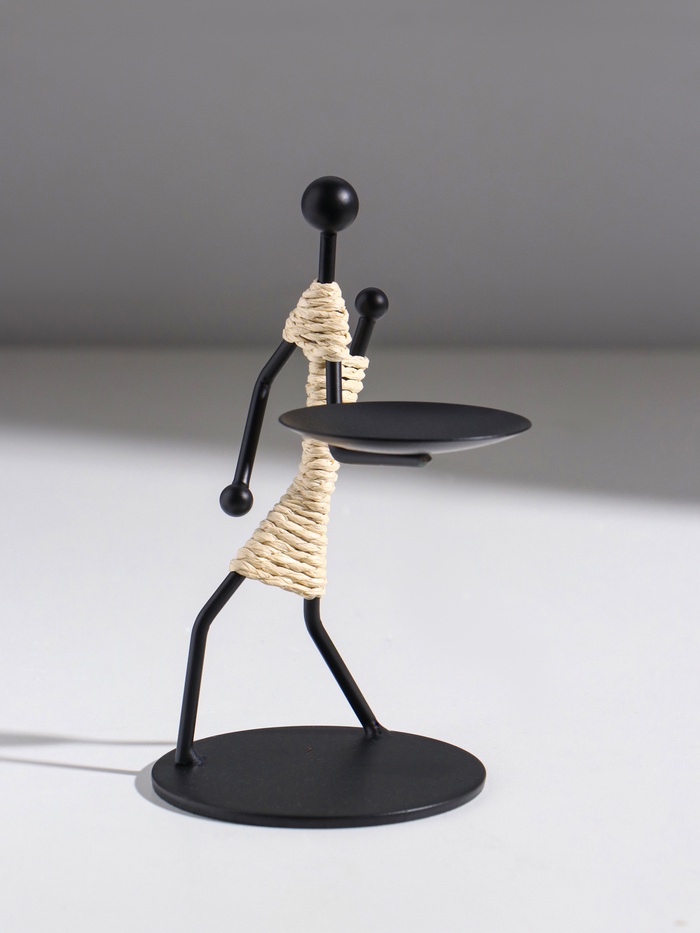 Подсвечник на 1 свечу «Аборигенка с ребёнком за спиной», металл, d=6 см, 10.5×8×14.5 см