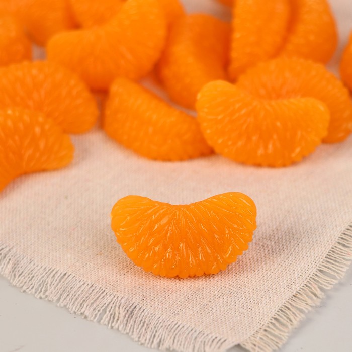 Муляж «Долька мандарина», 4 см (фасовка по 20 шт.)