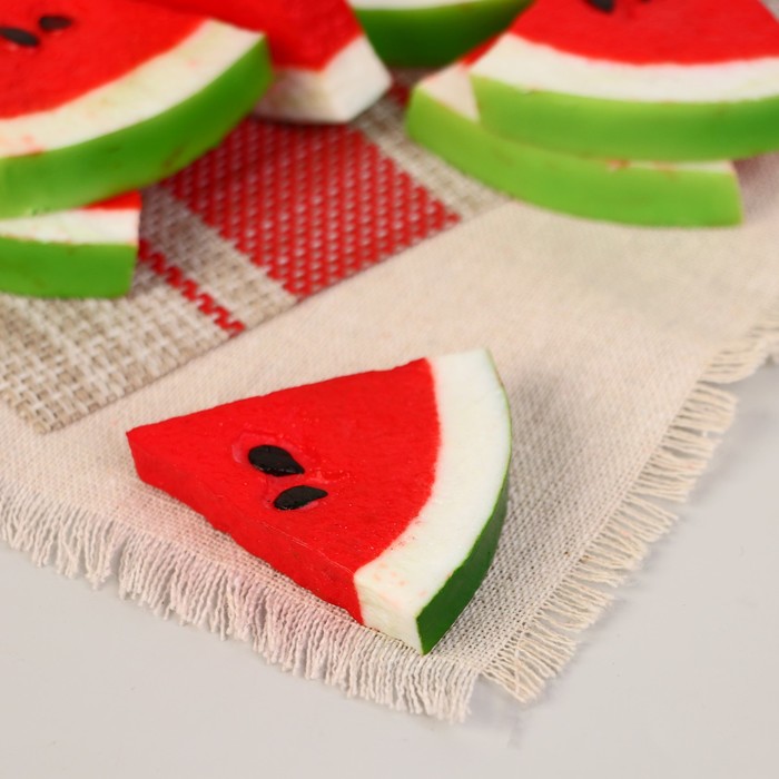 Муляж «Долька арбуза», 5×5 см, фасовка 20 шт.