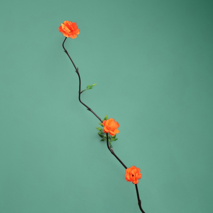 Интерьерный декор из бамбука, цветы пластик, 200 см, оранжевый