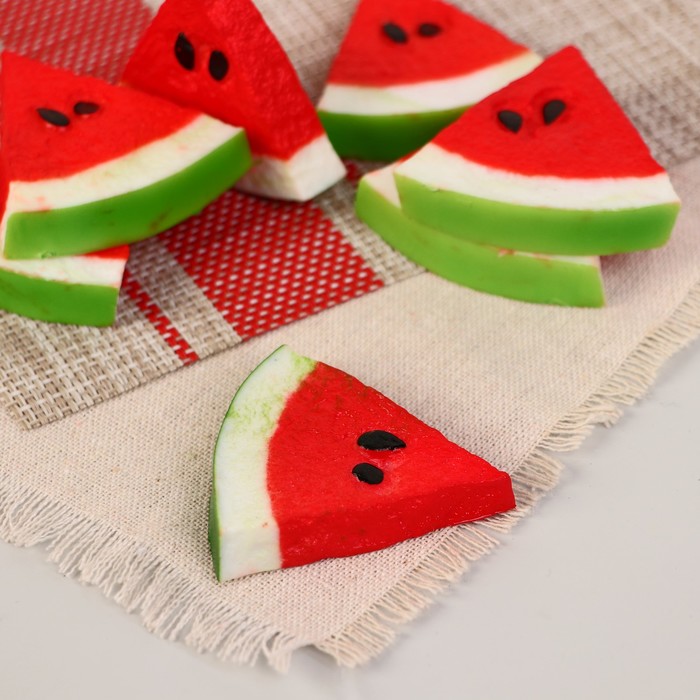 Муляж «Долька арбуза», 5×5 см, фасовка 20 шт.