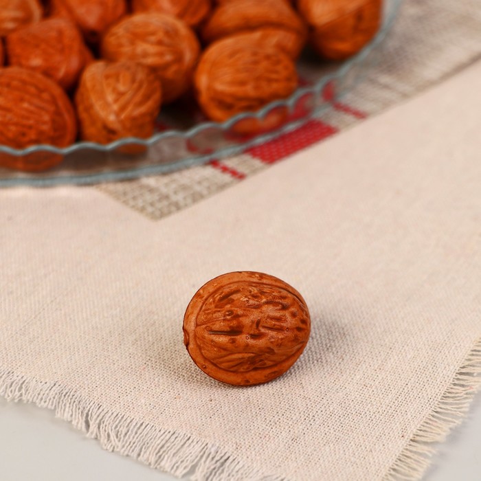 Муляж «Орех», 3.5 см, фасовка по 20 шт.