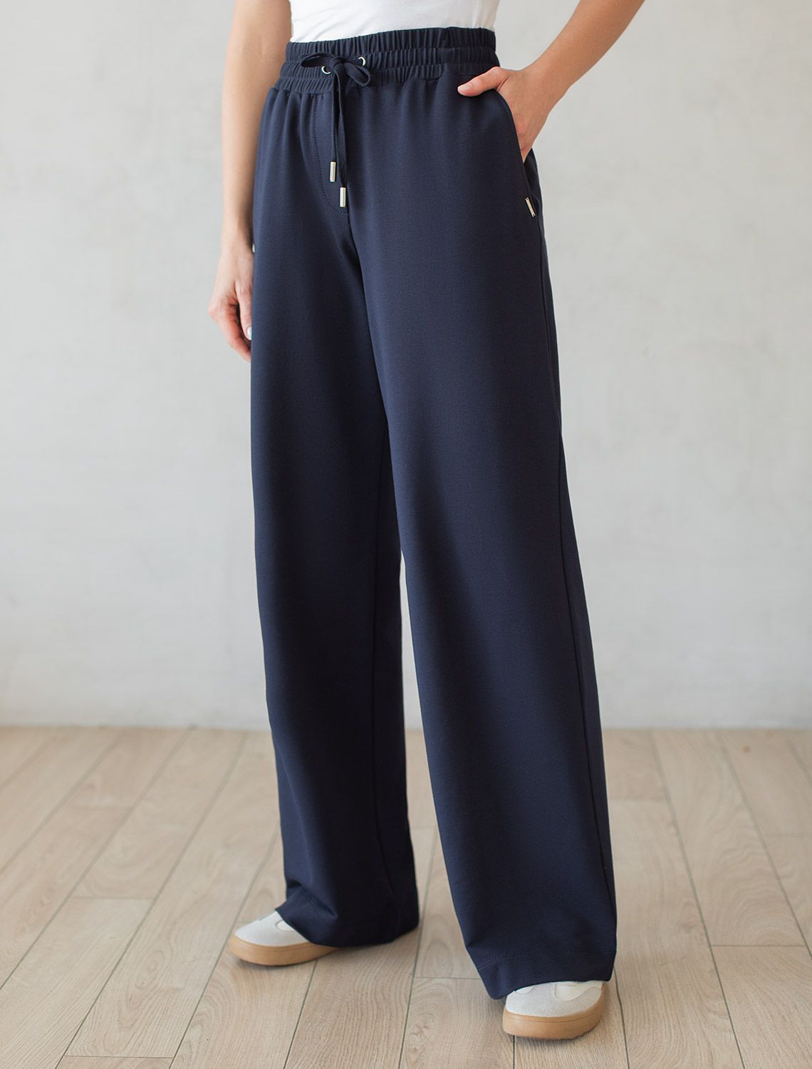 АКЦИЯ! 1910руб. Было:2390руб. Прямые брюки из тонкого премиального футера с эластаном