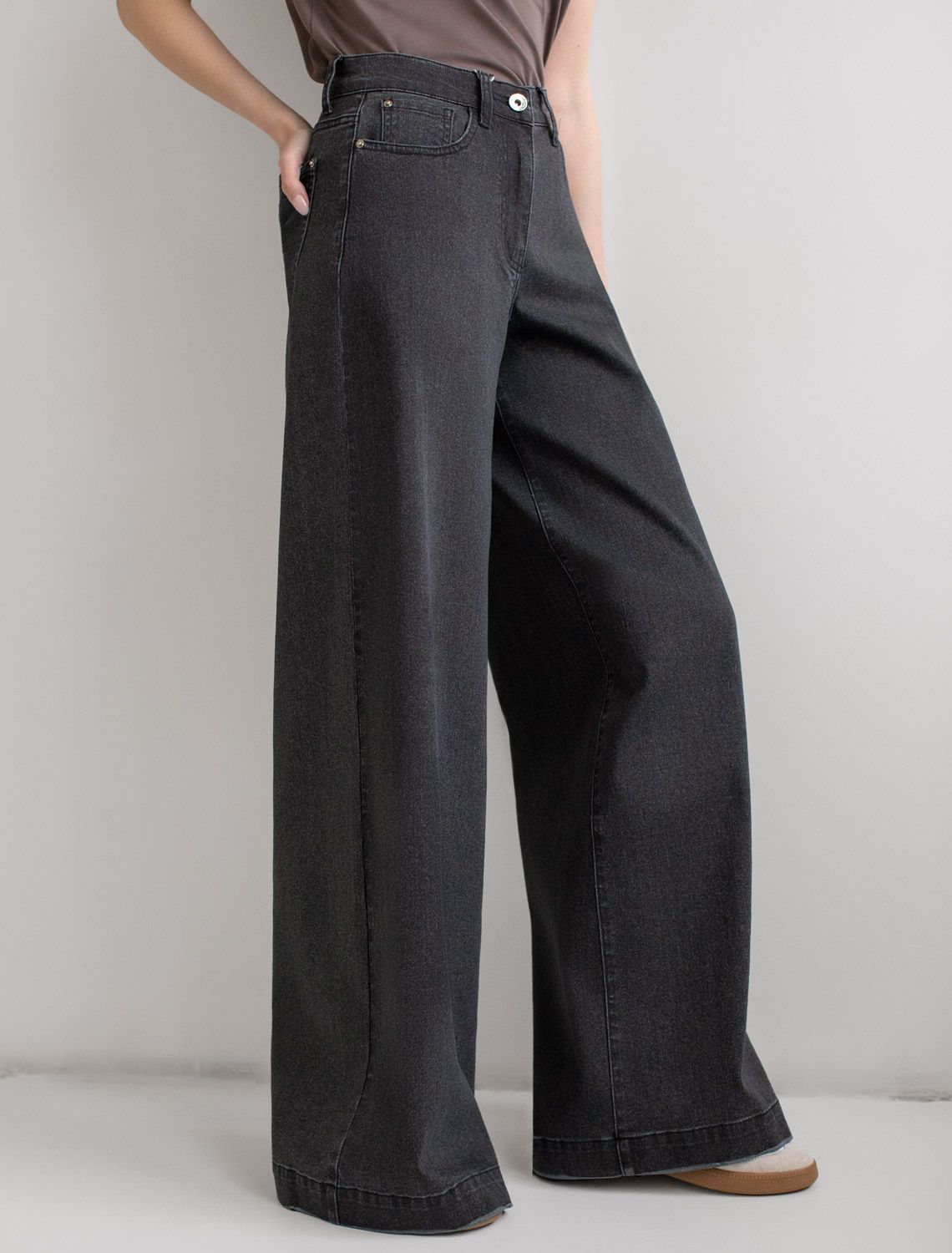 Джинсы трубы широкие из эластичного денима