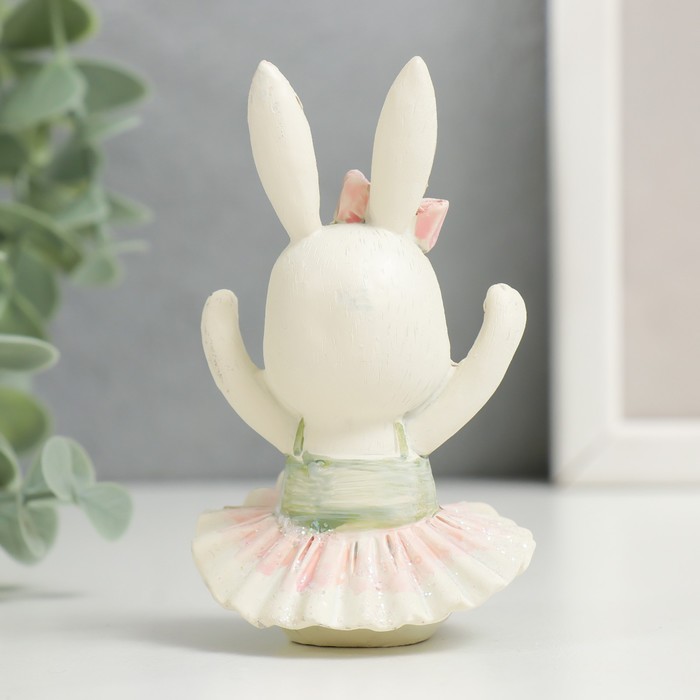 Фигурка полистоун «Зайка-балерина, сидит», 8.5×5×5.5 см