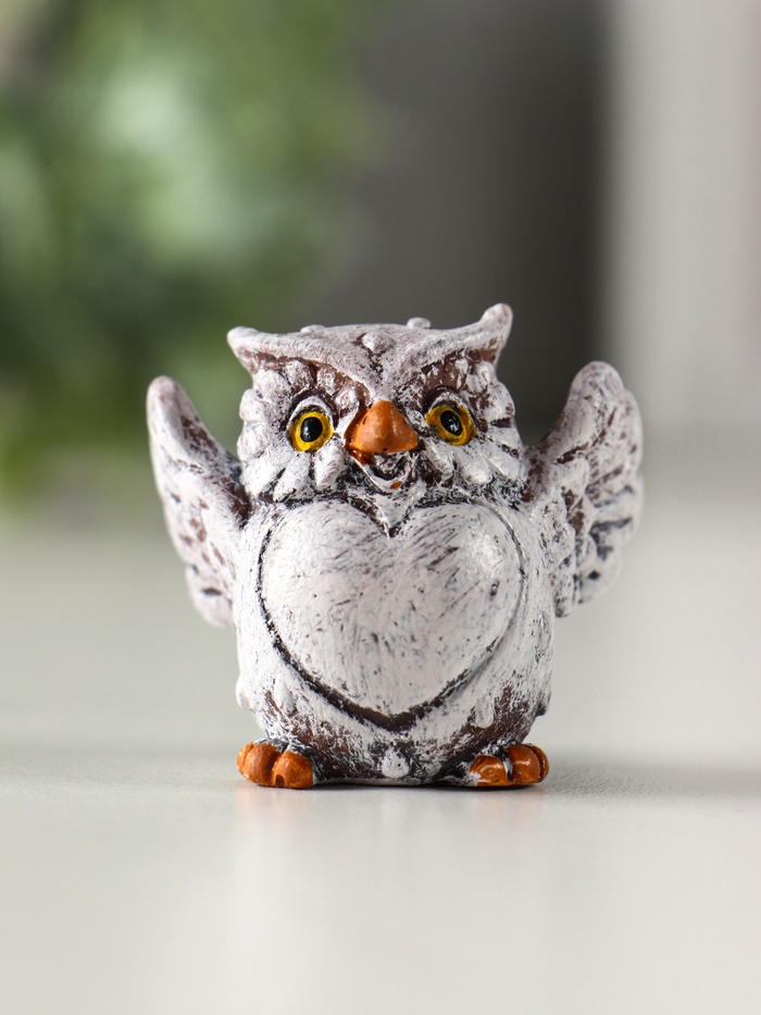 Фигурка полистоун «Филин с сердечком-пузиком», 4×4.1×3 см, МИКС