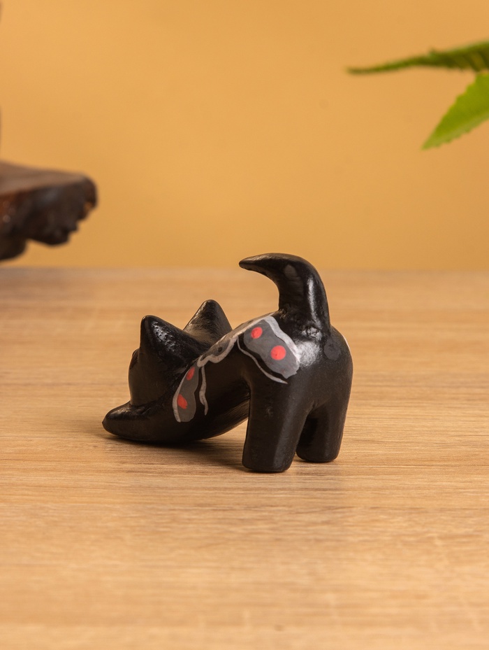 Сувенир «Потягивающийся Кот», 2.5×6×5 см, дерево, чёрный