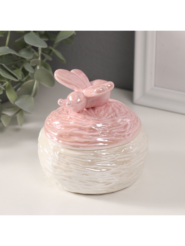 Шкатулка для украшений «Пчёлка на улье», керамика, розовый перламутр, 8.5×8.5×8 см