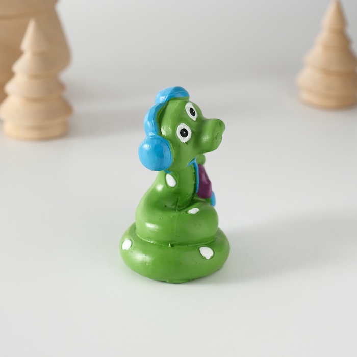 Фигурка полистоун «Змей в наушниках с магнитофоном», 5.8×5.8 см