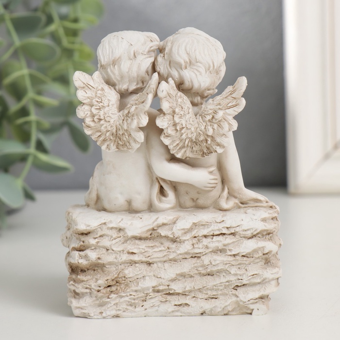 Фигурка полистоун «Ангелы на камешке», 10.5×7.5×8.5 см