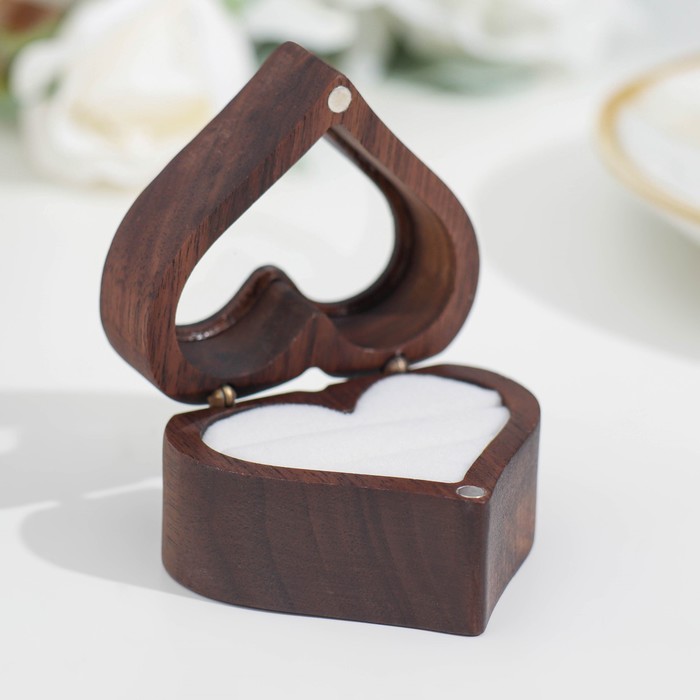 Футляр для колец «Сердце», шкатулка для украшений, белая подушка, тёмное дерево