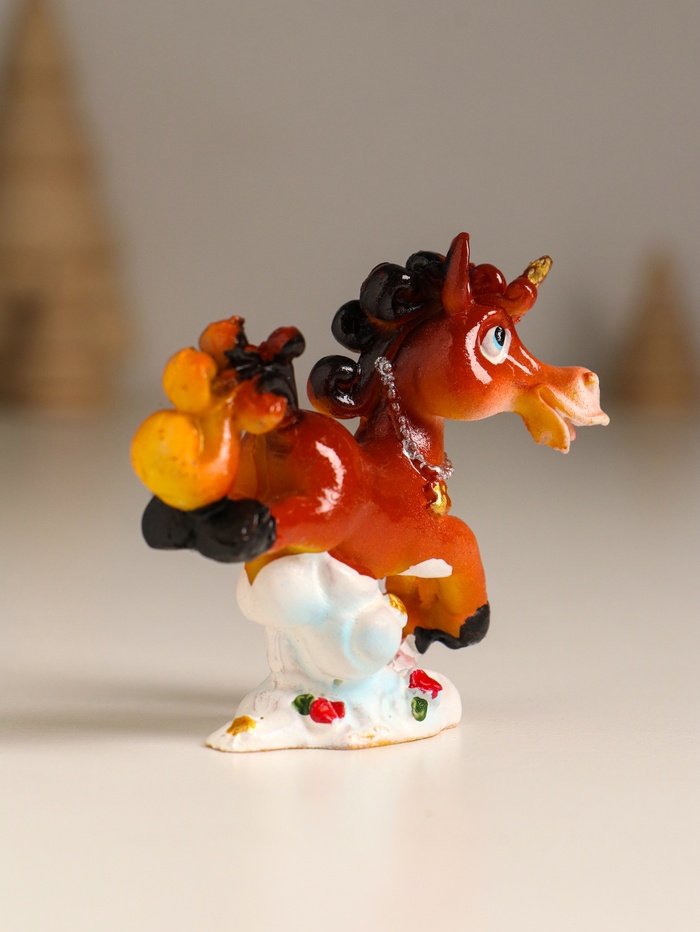 УЦЕНКА Фигурка полистоун «Лошадка на облачке с розами», 6.4×2.5×6 см, МИКС