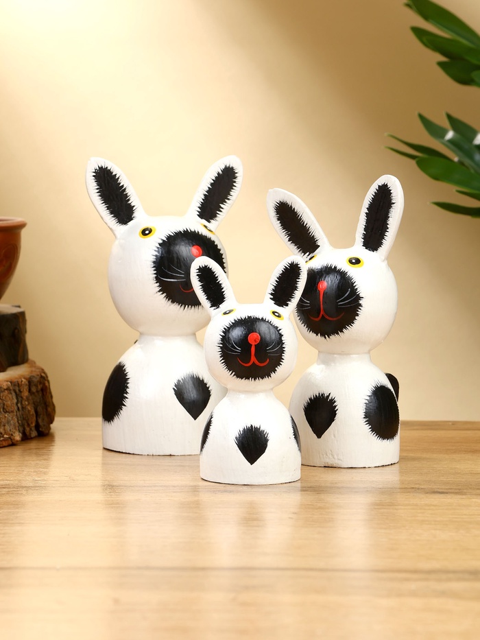 Набор сувенирный «Зайки», h=14 см, h=12 см, h=9 см, дерево, бело-чёрный