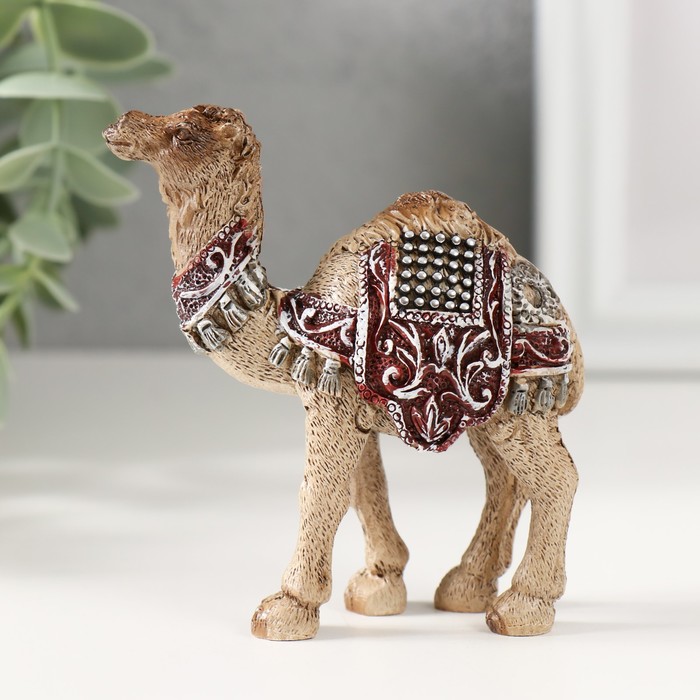 Фигурка полистоун «Пустынный верблюд с попоной», 3.5×8×8.7 см