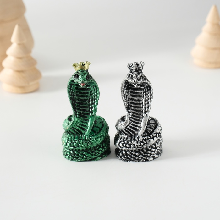 Фигурка полистоун «Королевская кобра», 3×2.5×6 см, МИКС