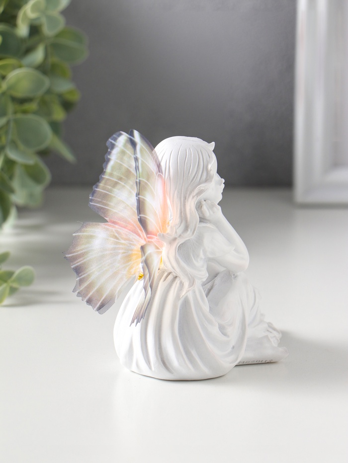 Фигурка полистоун «Девочка-бабочка», белый, 6.5×10×9.7 см