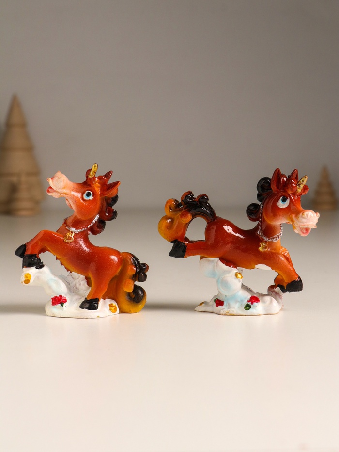 УЦЕНКА Фигурка полистоун «Лошадка на облачке с розами», 6.4×2.5×6 см, МИКС