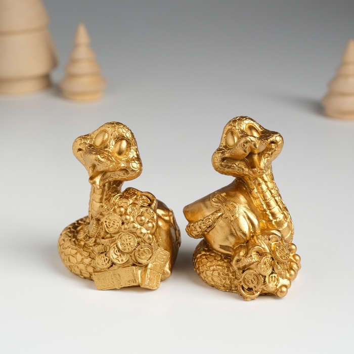 Фигурка полистоун «Змея удачи с деньгами», 4×4×6.5 см, МИКС