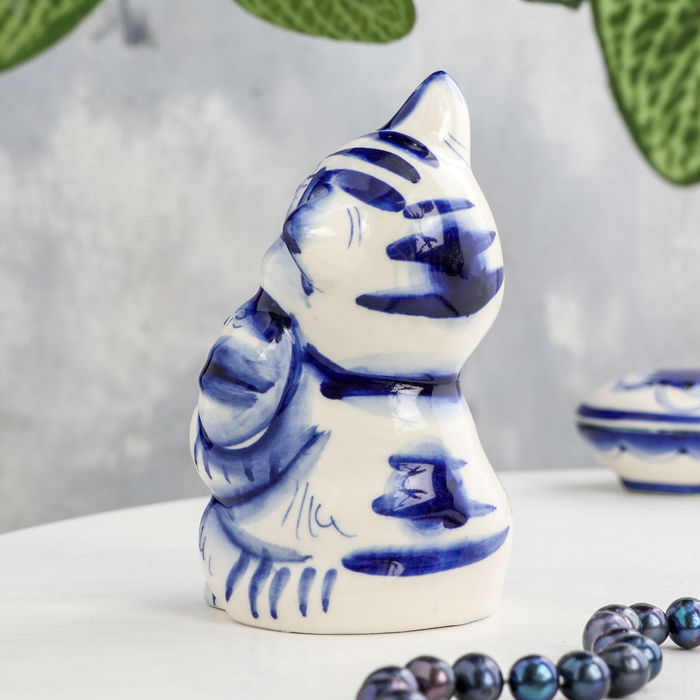 Фигурка фарфор гжель «Кот рыбак»