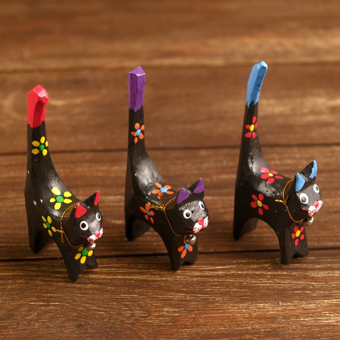 Набор сувенирный «Тёмные кошечки», 4 шт., 7.5×5×11 см