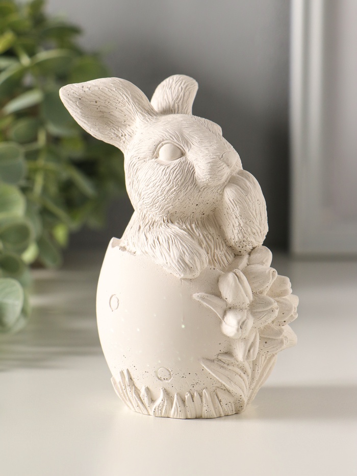 Фигурка гипс «Заяц пасхальный с букетом», 11×6 см