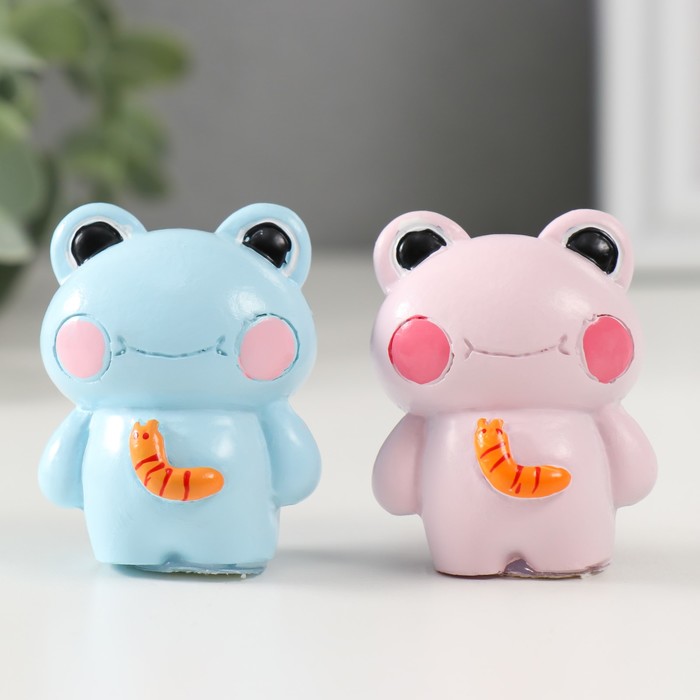 Фигурка полистоун «Лягушка с гусеницей», 2.5×3.5×5 см, МИКС