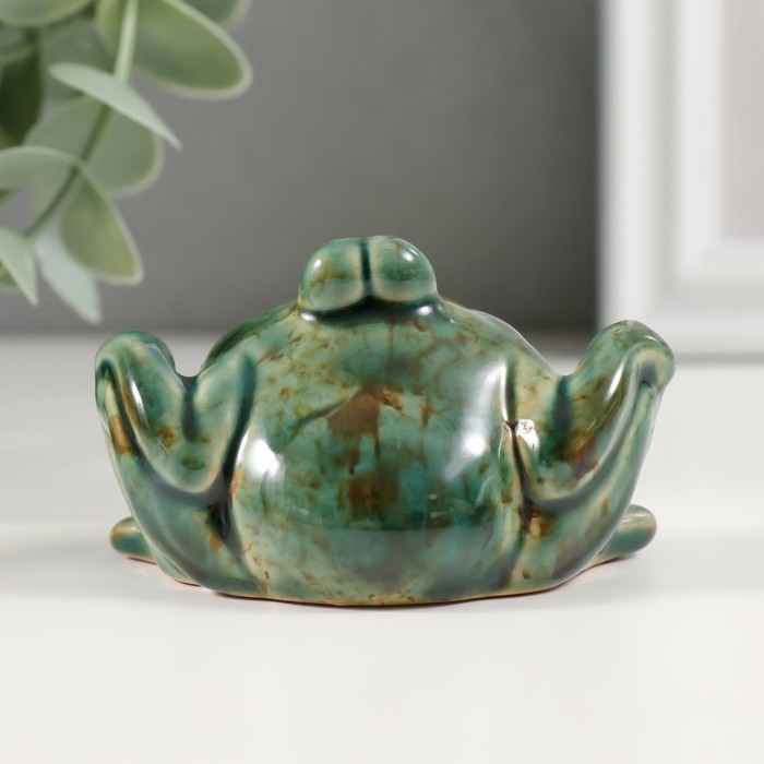 Фигурка керамика «Зелёная лягушка с лапками на коленях», 4.7×7.2×4.5 см