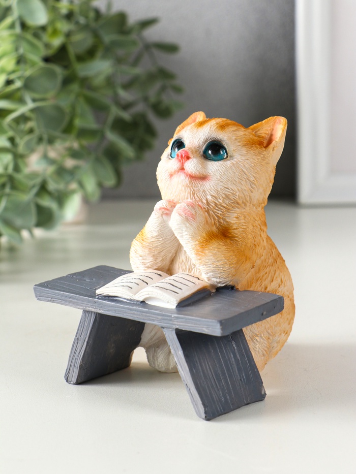 Фигурка полистоун «Котик с книгой за партой», рыжий, 9×8.5×9.5 см