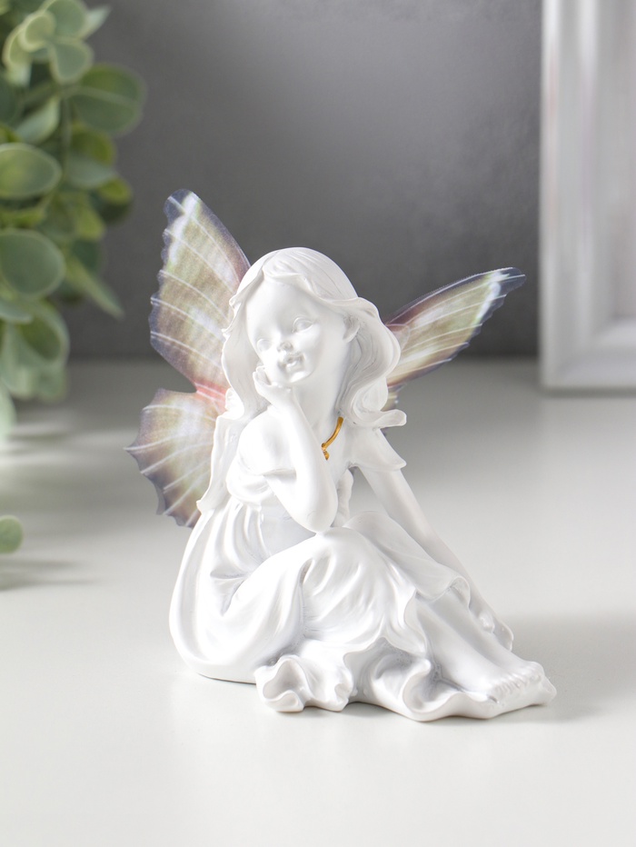 Фигурка полистоун «Девочка-бабочка», белый, 6.5×10×9.7 см