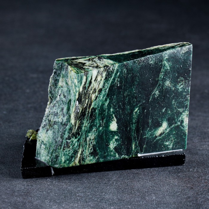 Фигурка «Горка», змеевик