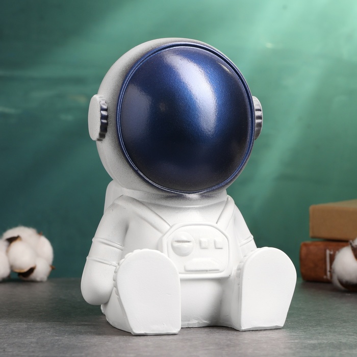 Копилка для денег «Космонавт», гипс, белый, 18 см