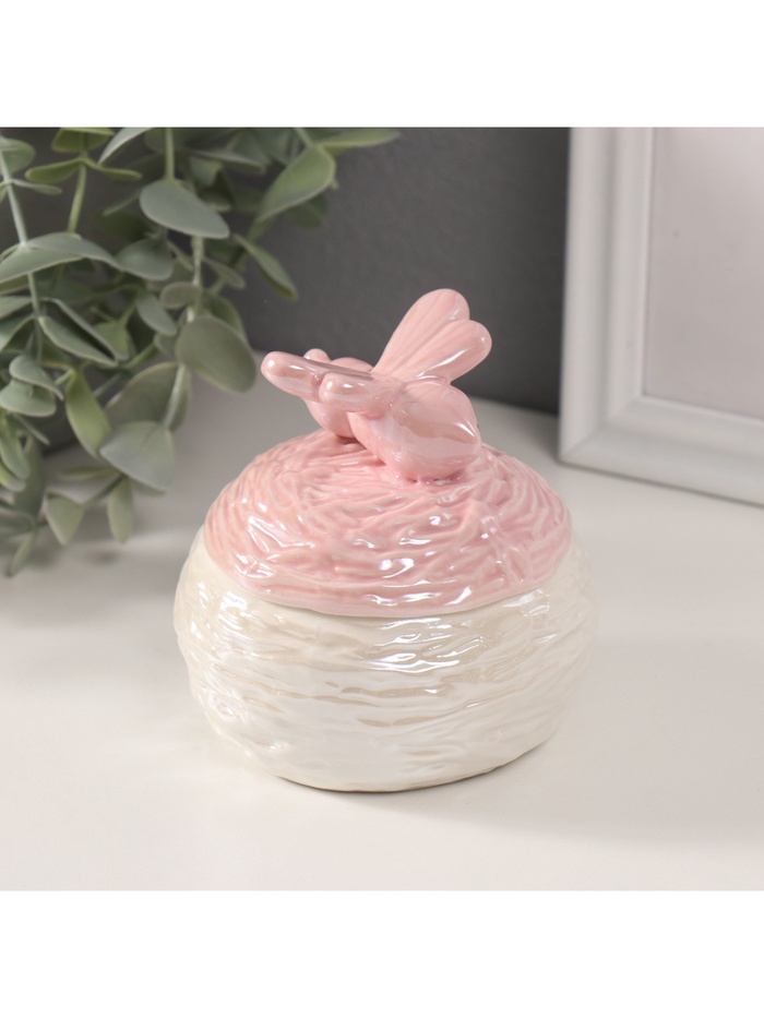 Шкатулка для украшений «Пчёлка на улье», керамика, розовый перламутр, 8.5×8.5×8 см