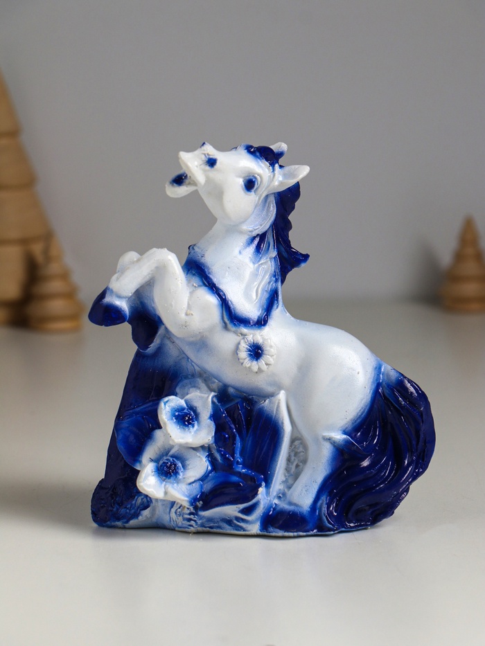 Копилка для денег «Лошадь с цветами», гипс, 13.5×12×6 см, бело-голубой