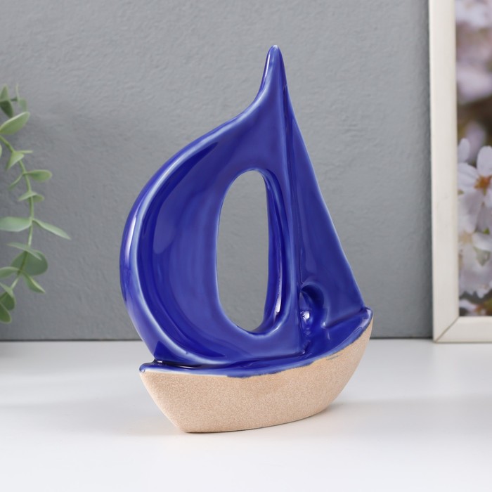 Фигурка керамика «Маленький парусник», песочно-синий, 15.6×5.6×16.7 см