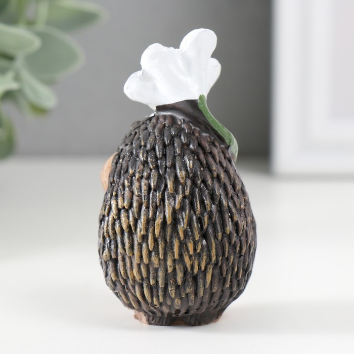 Фигурка полистоун «Ёжик с цветком или листиком», 3.8×4.3×7.5 см, МИКС