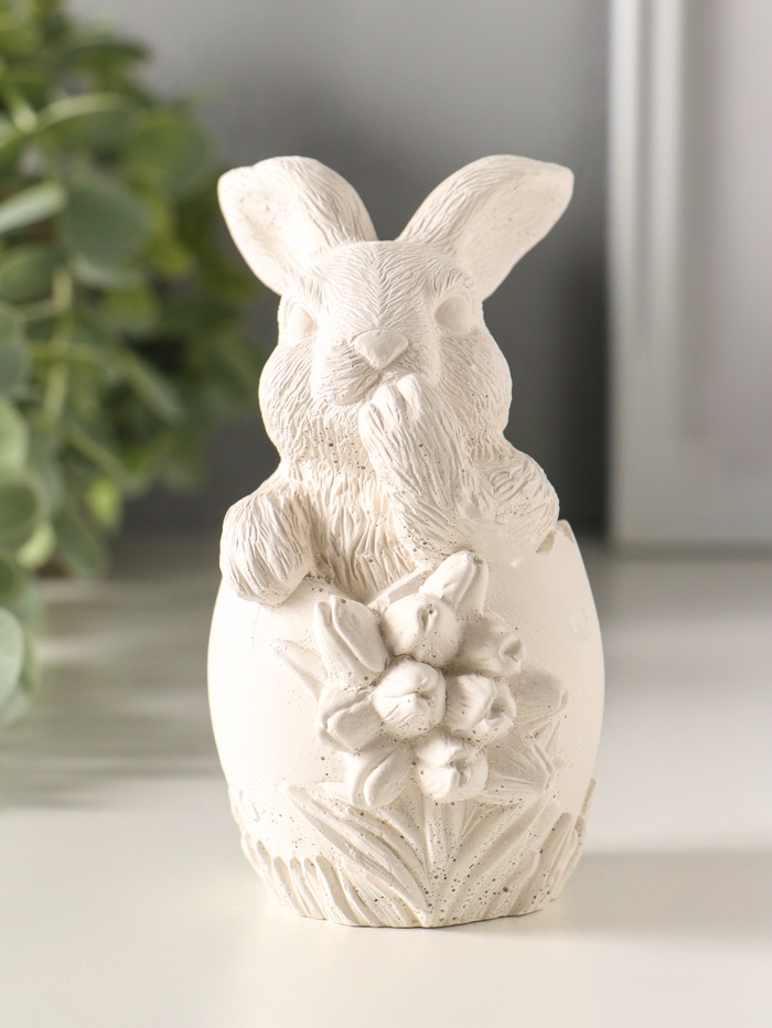 Фигурка гипс «Заяц пасхальный с букетом», 11×6 см